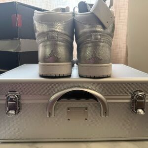 Jordan 1 High Silver with suitcase Men’s Silver High-Top Sneakers